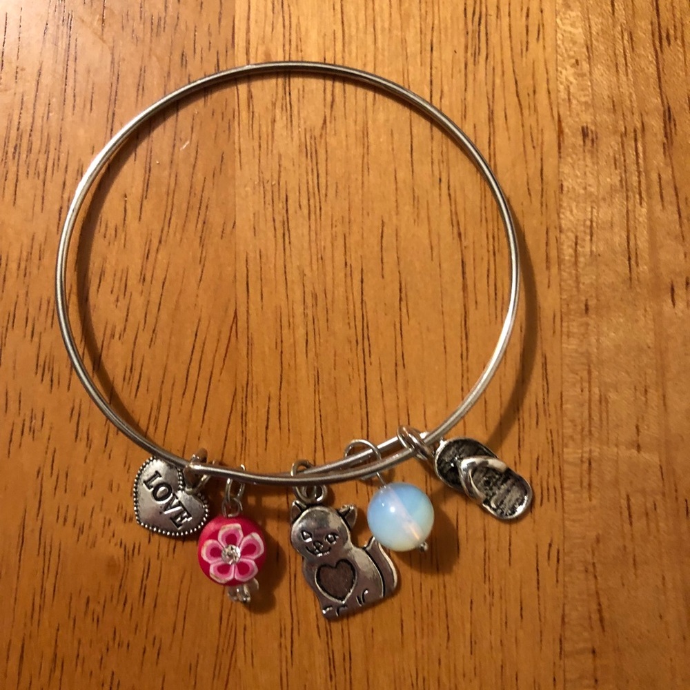 Bracelet w/cute charms